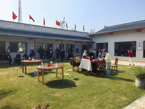  湖北襄阳黄龙：红军食堂“火爆出圈” 游客打卡络绎不绝